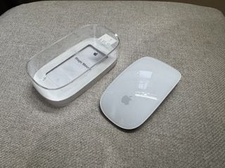 Apple Magic Mouse 1 (First Generation)439942666959595520