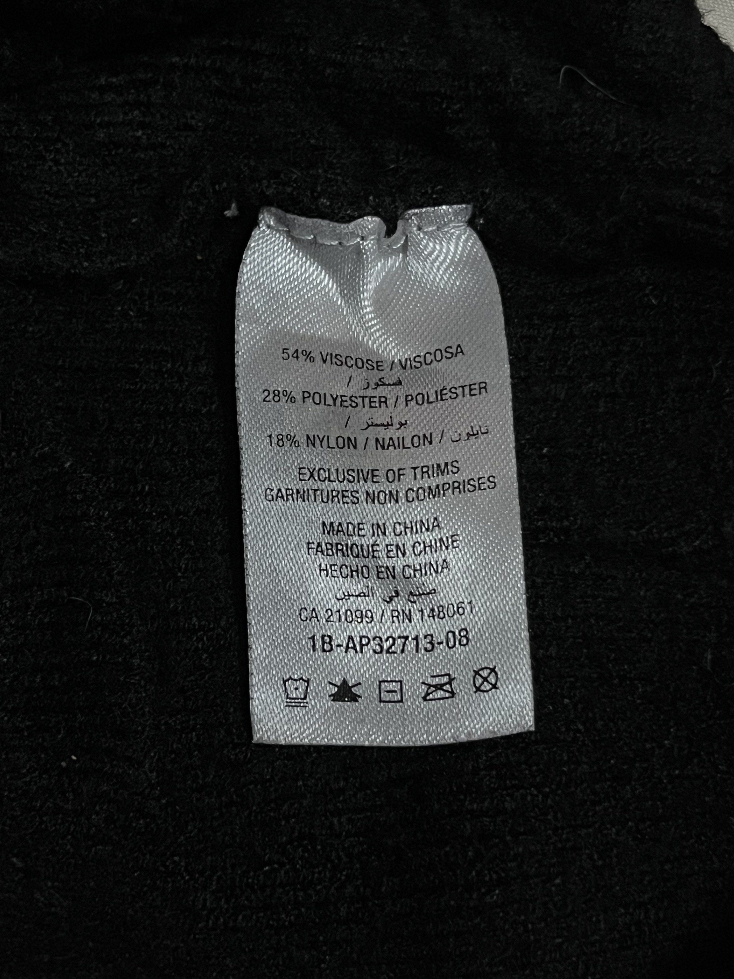 Ardene Small Black Mock neck Knit Sweater (Category: Coats, Jackets and Outerwear) located in Baguio. Submitted by sweetlings (Listing ID 1419099135, Image 3). Description: Length: 18" Pit to pit: 21.5" Stretchy knit, cropped, no flaw Makapal, may kabigatan MOP: GCASH SHIPS VIA J&T 📍BAGUIO CITY.