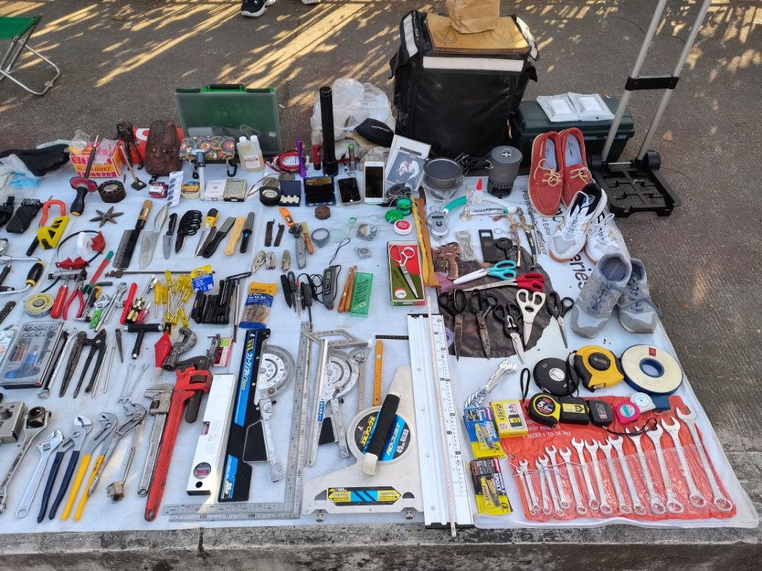 Assorted Hand Tools - Hammers, Saws, Wrenches (Category: Construction Tools & Equipment) located in Pasay City. Submitted by redivhan (Listing ID 1419187247, Image 2). Description: Japan Surplus Tools J&T Express / Lalamove Gcash Payment 09279839144 .