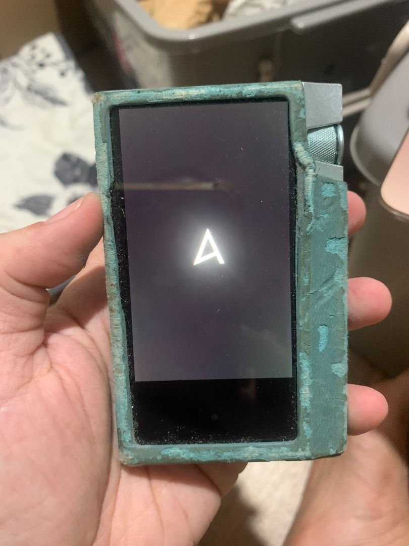 AK70 Mint Astell & Kern MP3 Player w/ Case (Category: Portable Music Players) located in Marikina City. Submitted by theflos (Listing ID 1419087071, Image 3). Description: original price around 20k.