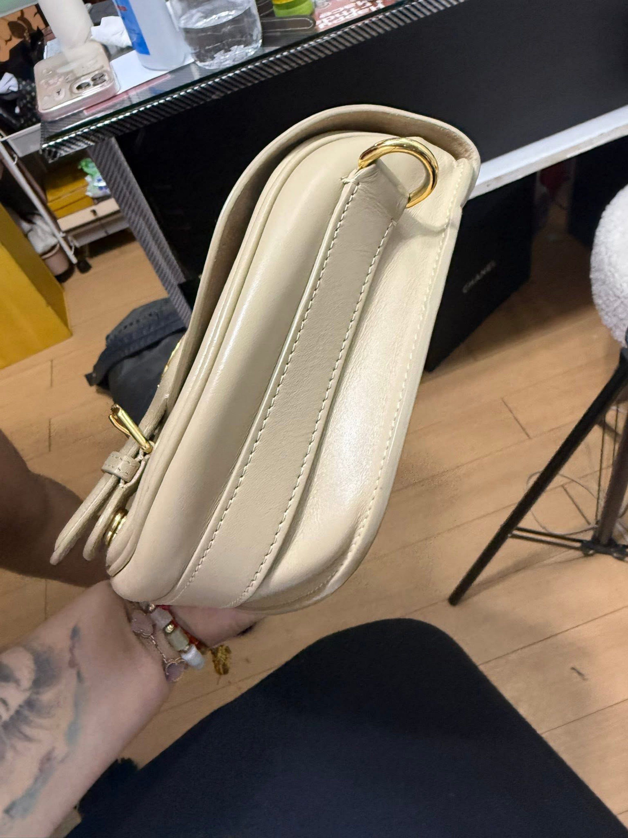 Authentic dior Bobby Medium Size GHW (Category: Luxury Bags & Wallets) located in Quezon City. Submitted by jhaediah (Listing ID 1388135211, Image 2). Description: orig 💓2-1-16 preloved With strap and original dustbag.