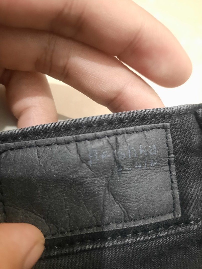 Bershka Slim Flare Jeans (Category: Jeans) located in Binan City. Submitted by plut0__ (Listing ID 1419169633, Image 3). Description: dimes: waist: 29in length: 38.5in rise: 11in leg opening: 10.5in issues: signs of usage, color fading, need wash .