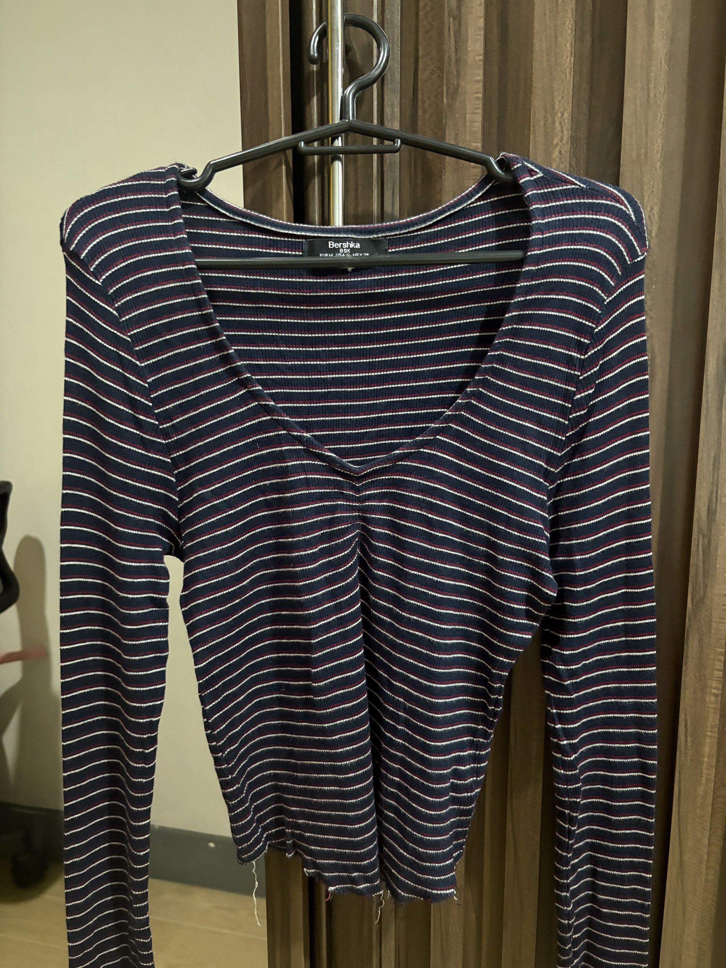 Bershka Striped Long Sleeve Top (Category: Longsleeves) located in Manila. Submitted by dkarchives (Listing ID 1419089262, Image 1). Description: Bershka Striped Long Sleeve Top - only used 2-3 items - fitted/body hugging - slightly cropped - light knitted material.