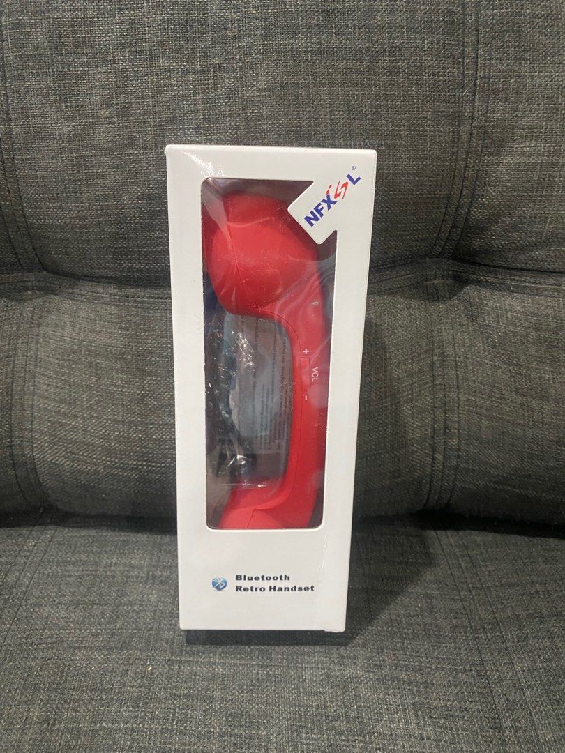 Bluetooth Retro Handset (Category: Headphones & Headsets) located in Manila. Submitted by pinkmoschino (Listing ID 1419189816, Image 1). Description: .