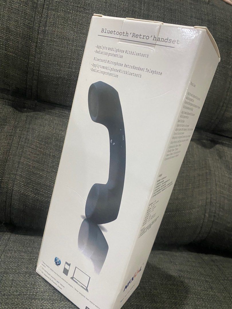 Bluetooth Retro Handset (Category: Headphones & Headsets) located in Manila. Submitted by pinkmoschino (Listing ID 1419189816, Image 3). Description: .