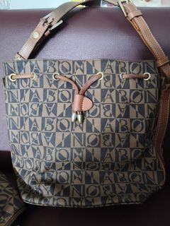 (Category: ) located in . Submitted by aliiraauctions (Listing ID 1419022205, Image 1). Description: .