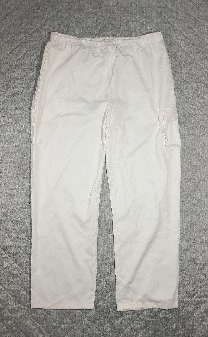 Chefs Craft 2XL Chef's working white cargo pants (Category: Activewear) located in Cadiz. Submitted by comradstuff (Listing ID 1419140345, Image 1). Description: Chefs Craft 2XL Chef's working white cargo pants *with barely noticeable yellow stain just needs wash waist 44-46" length 46".