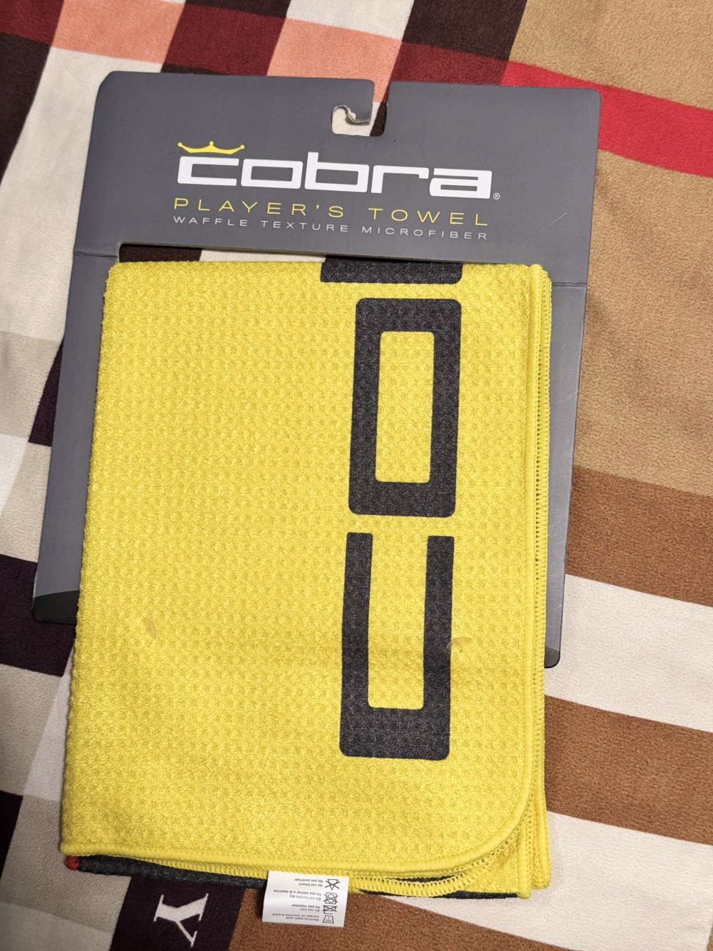 Cobra Golf towel (Category: Golf) located in Mandaluyong City. Submitted by madel23 (Listing ID 1419021696, Image 2). Description: Cobra player’s towel Waffle texture microfiber .