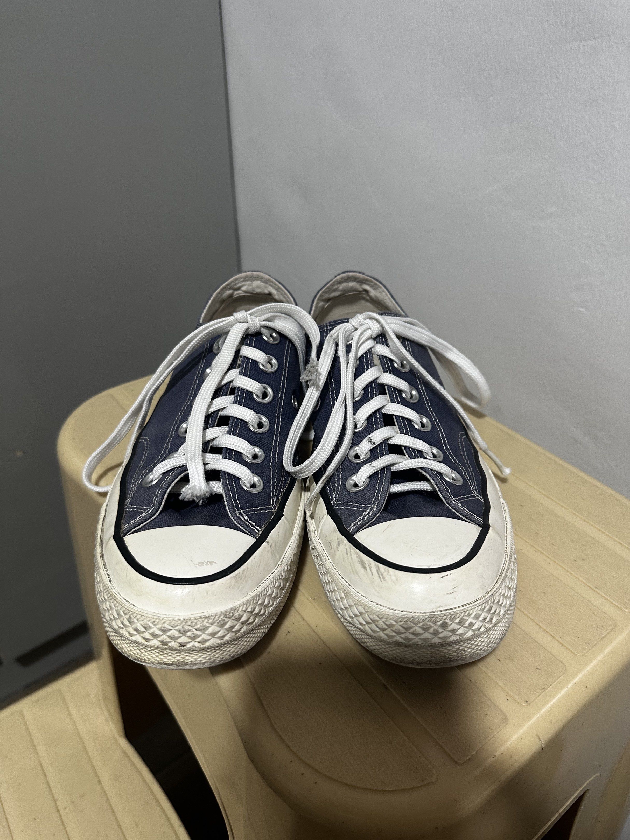 Converse Chuck 70s Low Navy Blue Size 5 1/2 (Category: Sneakers) located in Manila. Submitted by bimosells (Listing ID 1419151199, Image 3). Description: Converse Chuck Taylor All Star 70 Ox Navy Blue, Size 5 1/2 In good condition, normal signs of usage Unisex No box RFS: Decluttering MOP: GCash, Bank Transfer MOD: Lalamove SDD DM for more details!.