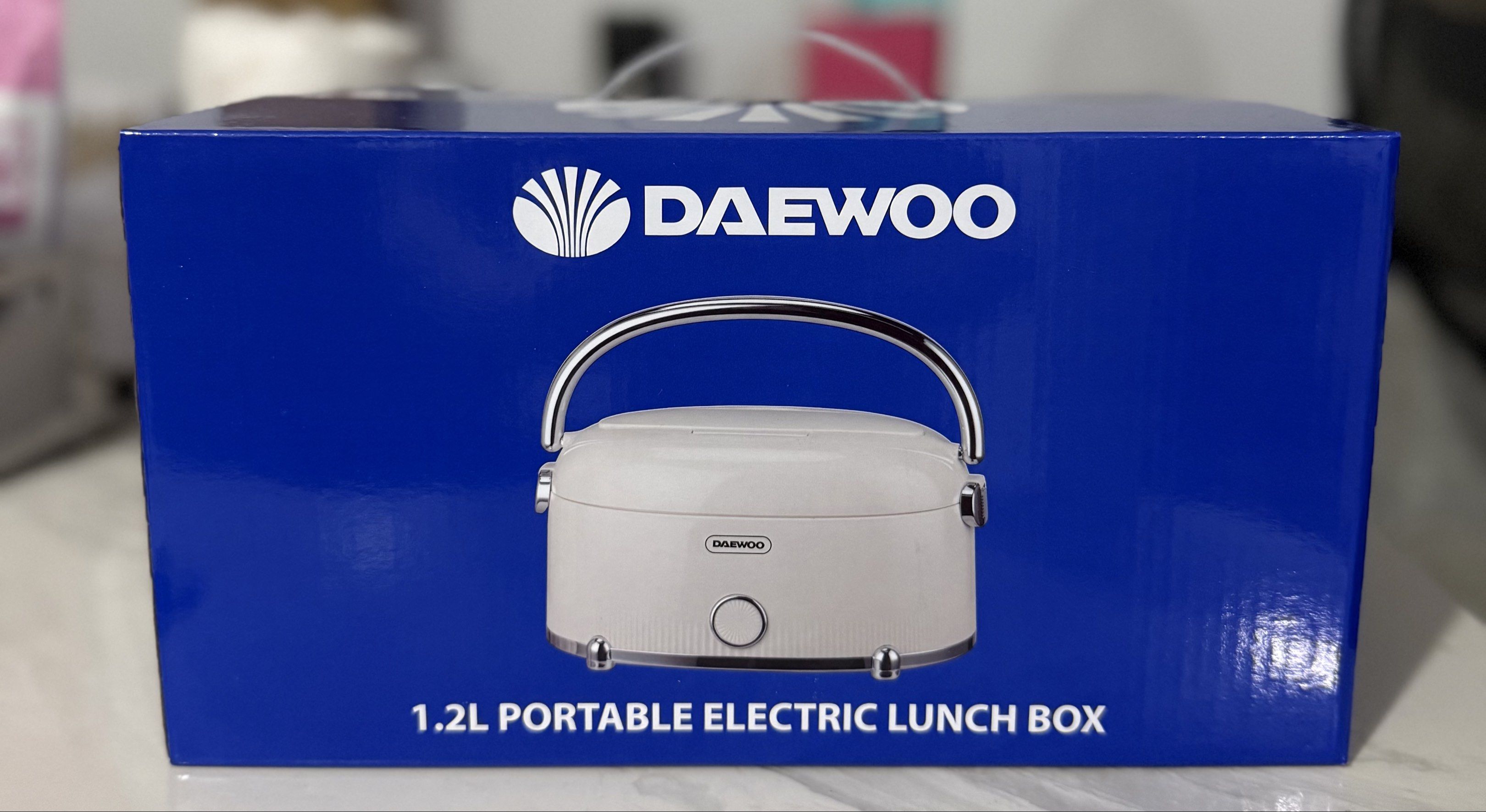 Daewoo 1.2L Portable Electric Lunch Box (Category: Food Organization & Storage) located in Bacoor. Submitted by cielo1985 (Listing ID 1419032110, Image 1). Description: Location:bacoor/las pinas.