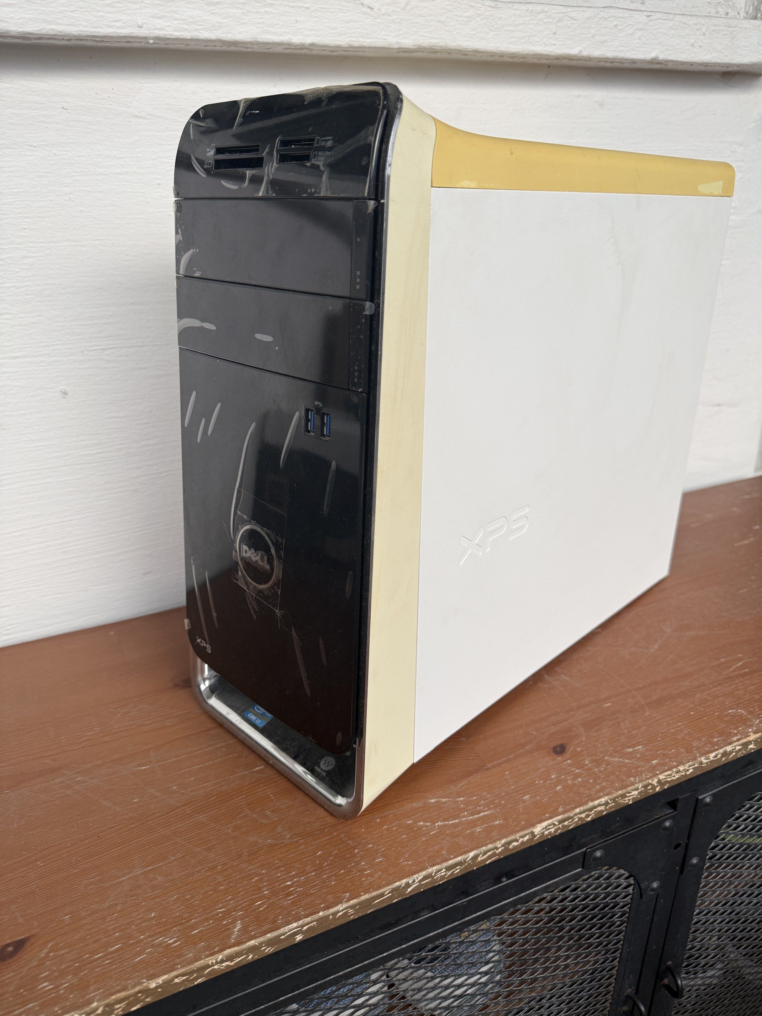 Dell XPS Desktop Computer with Keyboard65561096691330111