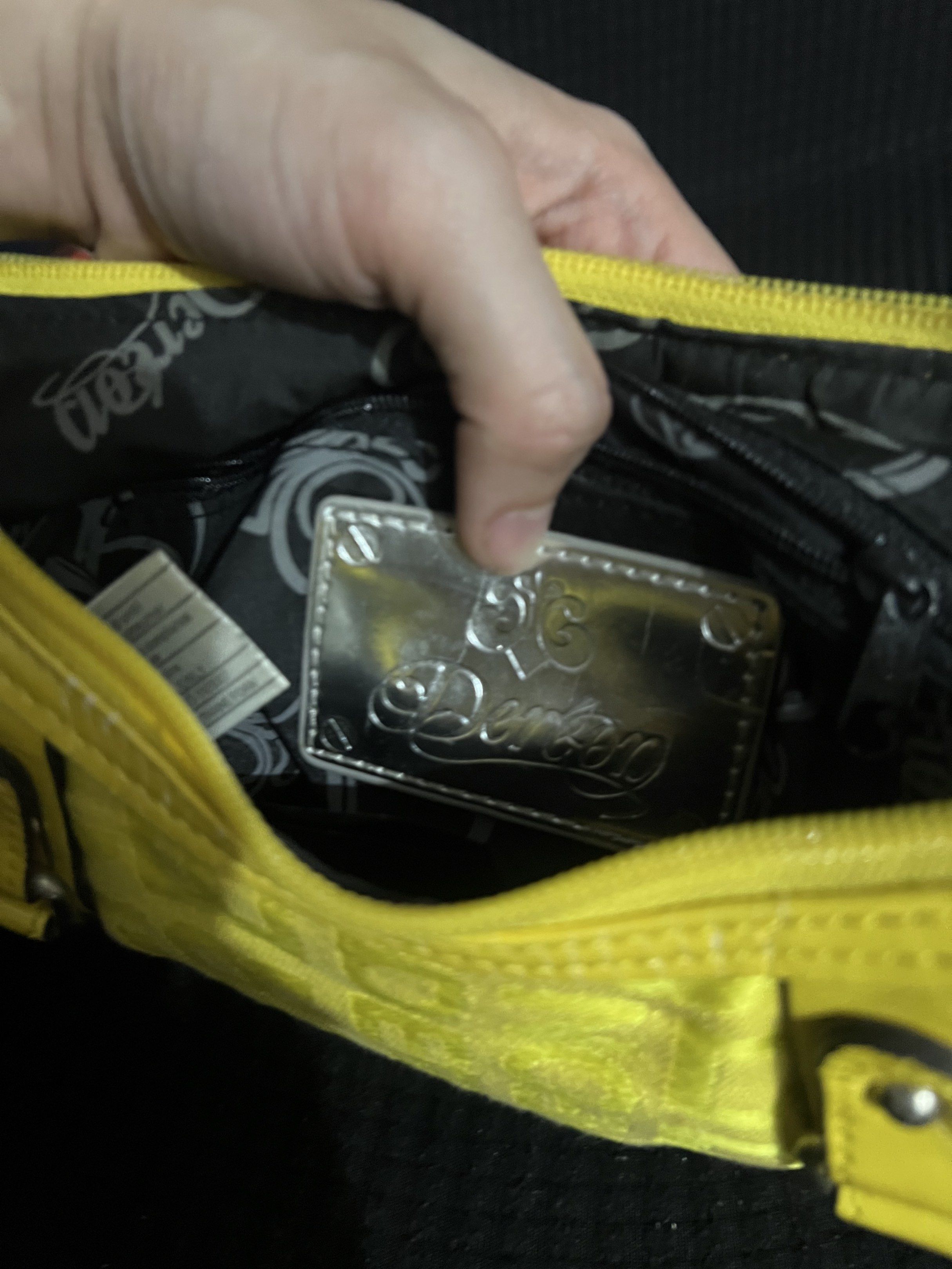 Dereon Yellow Shoulder Bag (Category: Shoulder Bags) located in Makati City. Submitted by msverify (Listing ID 1419100233, Image 3). Description: BNEW.