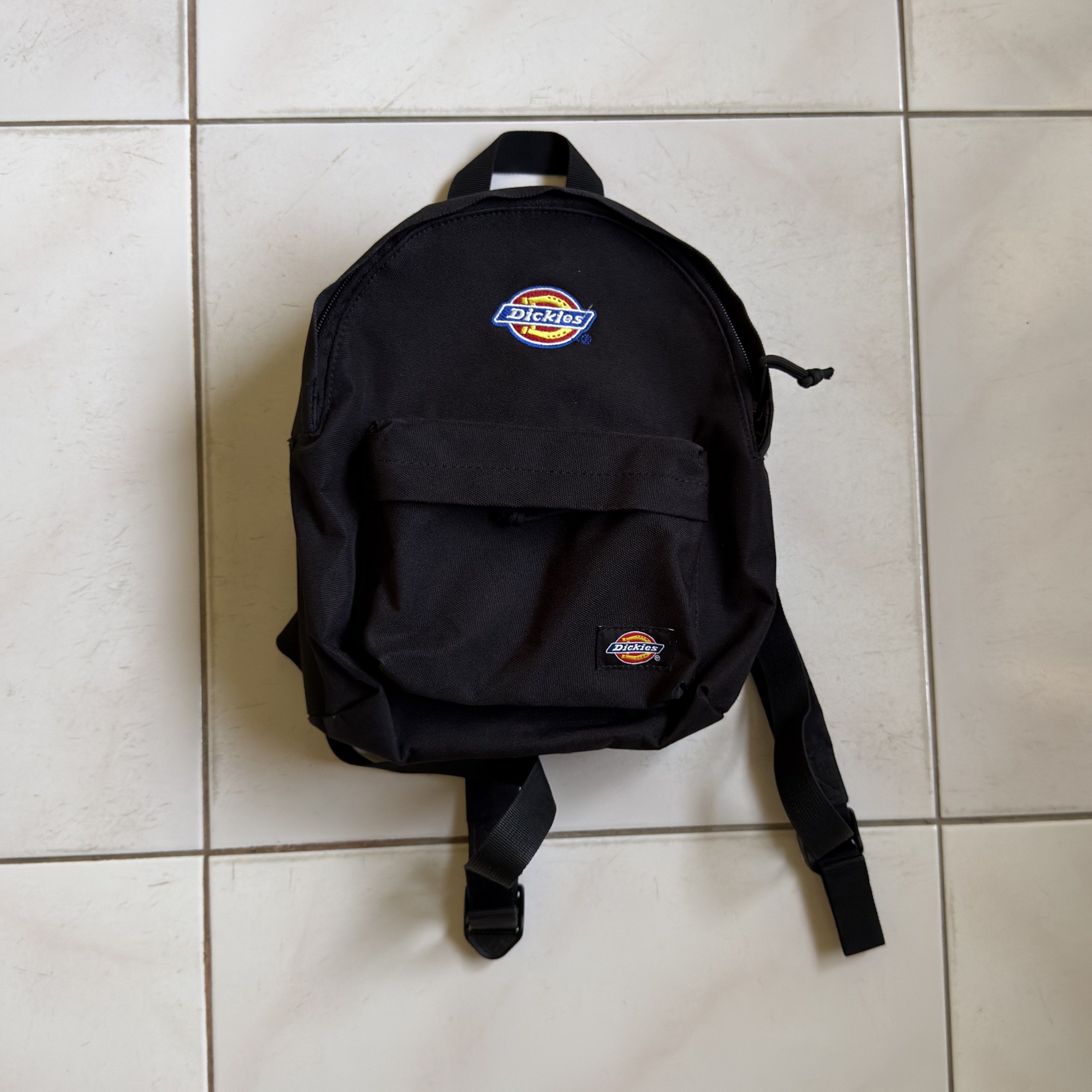 Dickies Black Backpack (Category: Backpacks) located in San Jose. Submitted by jjaba (Listing ID 1419168272, Image 1). Description: missing puller head (see picture).