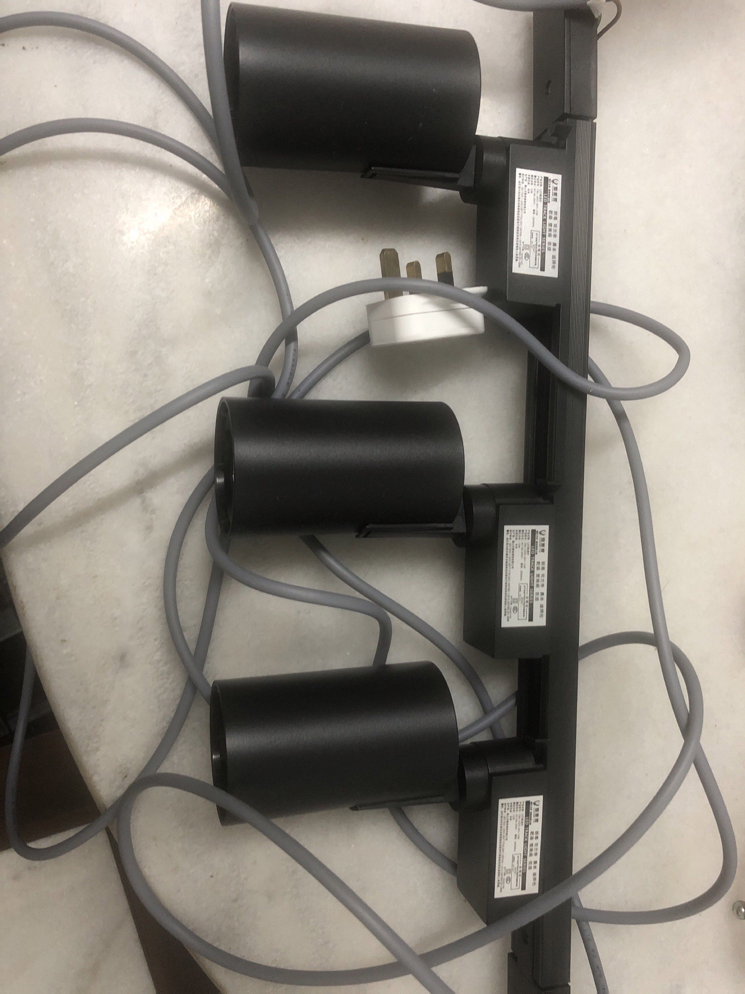 Down light (Category: Lighting) located in Menglembu. Submitted by hao111194 (Listing ID 1419169107, Image 1). Description: Buy wrong,need sell it .
