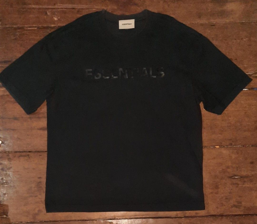 Fear of God Essentials Black Tee (Category: Tshirts & Polo Shirts ) located in Narvacan. Submitted by thrift_look (Listing ID 1419127728, Image 1). Description: - Fear of God Essentials t-shirt.. - Features the Essentials logo on the front - Classic crew neck design - Comfortable short sleeves - Made from a soft, high-quality material.