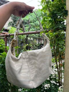 (Category: ) located in . Submitted by luxbag_ph (Listing ID 1419048494, Image 1). Description: .