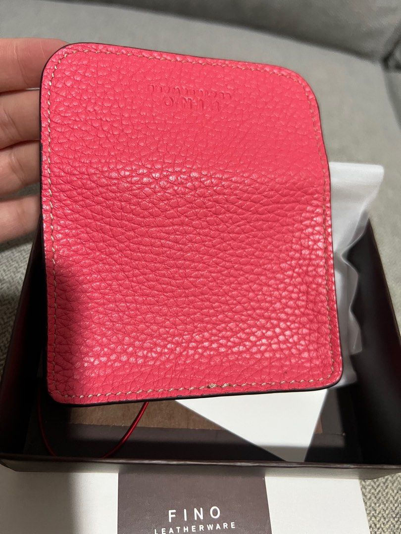 Fino small leather pouch (Category: Wallets & Card holders) located in Quezon City. Submitted by ex-box (Listing ID 1419173420, Image 3). Description: AUTHENTIC! Fino Small Leather Pouch (Fits 1 -2cards) Best function as a coin purse or key holder BRAND NEW .