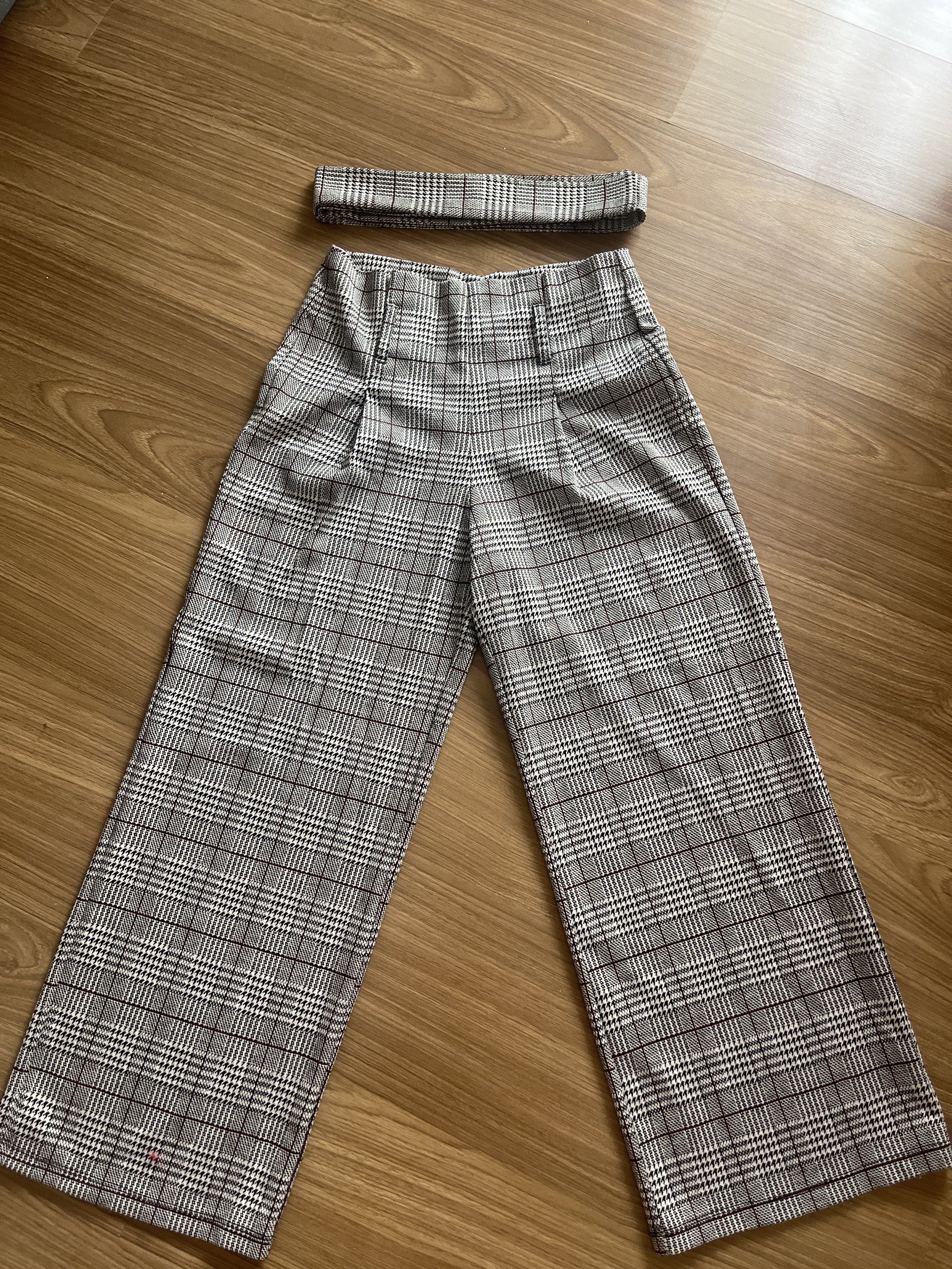 Forever 21 Plaid Pants with Belt (Category: Other Bottoms) located in Bacoor. Submitted by mklvrs (Listing ID 1419024883, Image 1). Description: - Includes matching belt - Stretchy waist/material - Never been used, mint condition - RFS: Too short for me (my height: 5'5).