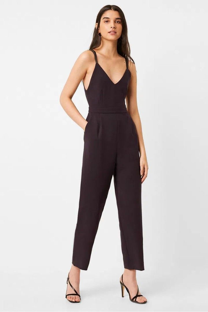 French Connection Strappy Jumpsuit (Category: Jumpsuits) located in Dagupan City. Submitted by declutteredbyaj (Listing ID 1419124924, Image 1). Description: B: 32 | W: 26-27 | Full Length: 54 ‼️no ww‼️ Color: Midnight blue - Not adjustable straps - Straight-leg pants - Includes pockets - Perfect for nights out and special events j&t 📍dagupan city, pangasinan 📌 payment first policy 📌mode of payment: maribank 📌 strictly no return, no exchange.