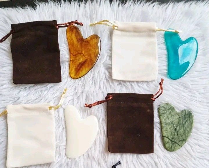 Guasha with pouch (Category: Face Care) located in Quezon City. Submitted by floreskari78555 (Listing ID 1419122259, Image 1). Description: Guasha with pouch✨️ The primary benefit for makeup is texture improvement. Depuffing: Gua Sha encourages lymphatic drainage, which removes excess fluid from the face. This is especially effective for reducing morning puffiness under the eyes, meaning you may need less concealer or color corrector. Softer Fine