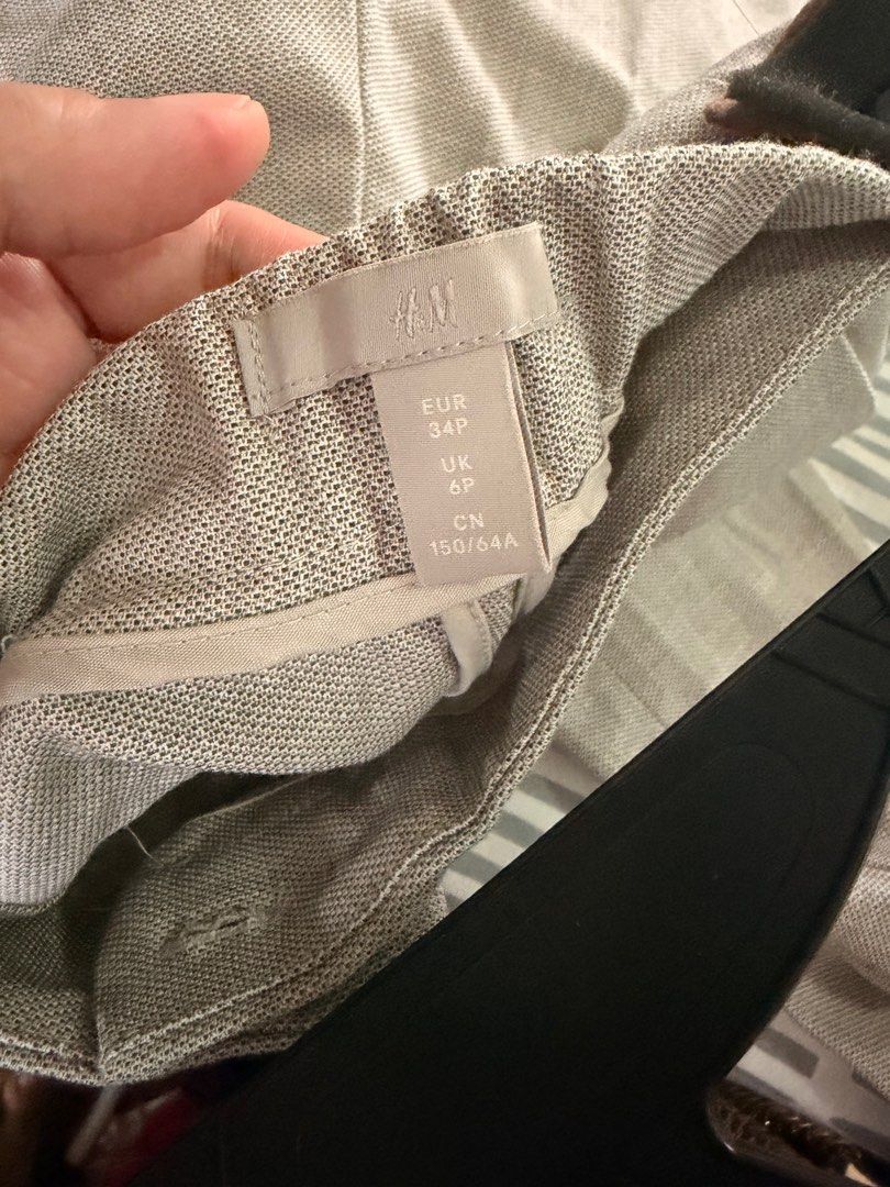 H&M Off White/Greyish Trousers (Category: Other Bottoms) located in Quezon City. Submitted by closetsweeper11 (Listing ID 1419034953, Image 3). Description: Used twice. RFS: Weight gain Length: 34.1 inches Please know your size..