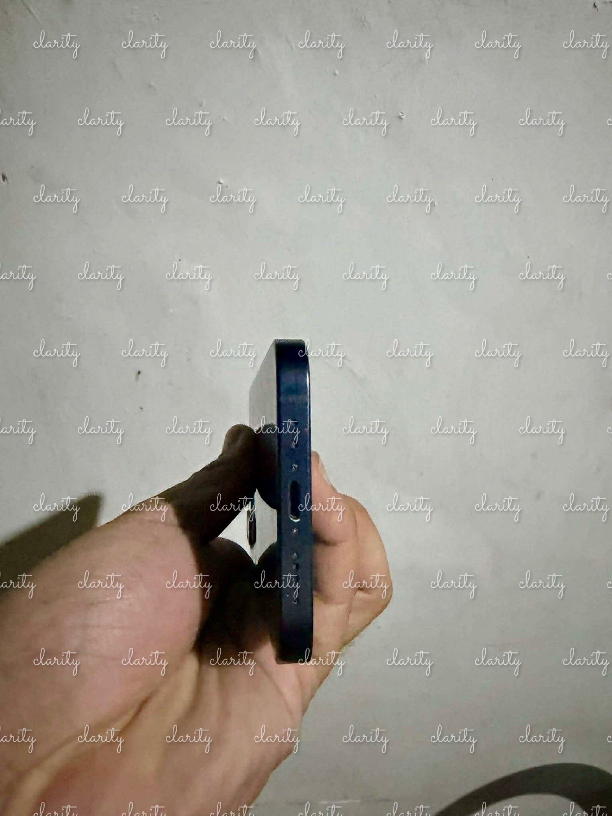 IPHONE 12 64GB (Category: iPhone 12 Series) located in Caloocan City. Submitted by _nayeonyny (Listing ID 1419144890, Image 2). Description: 85% battery health inclusion: box and phone only rfs: decluttering .