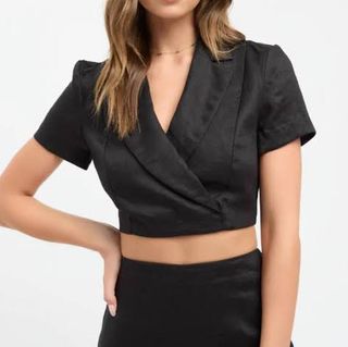 (Category: ) located in . Submitted by baddiez_closet101 (Listing ID 1419148323, Image 1). Description: .