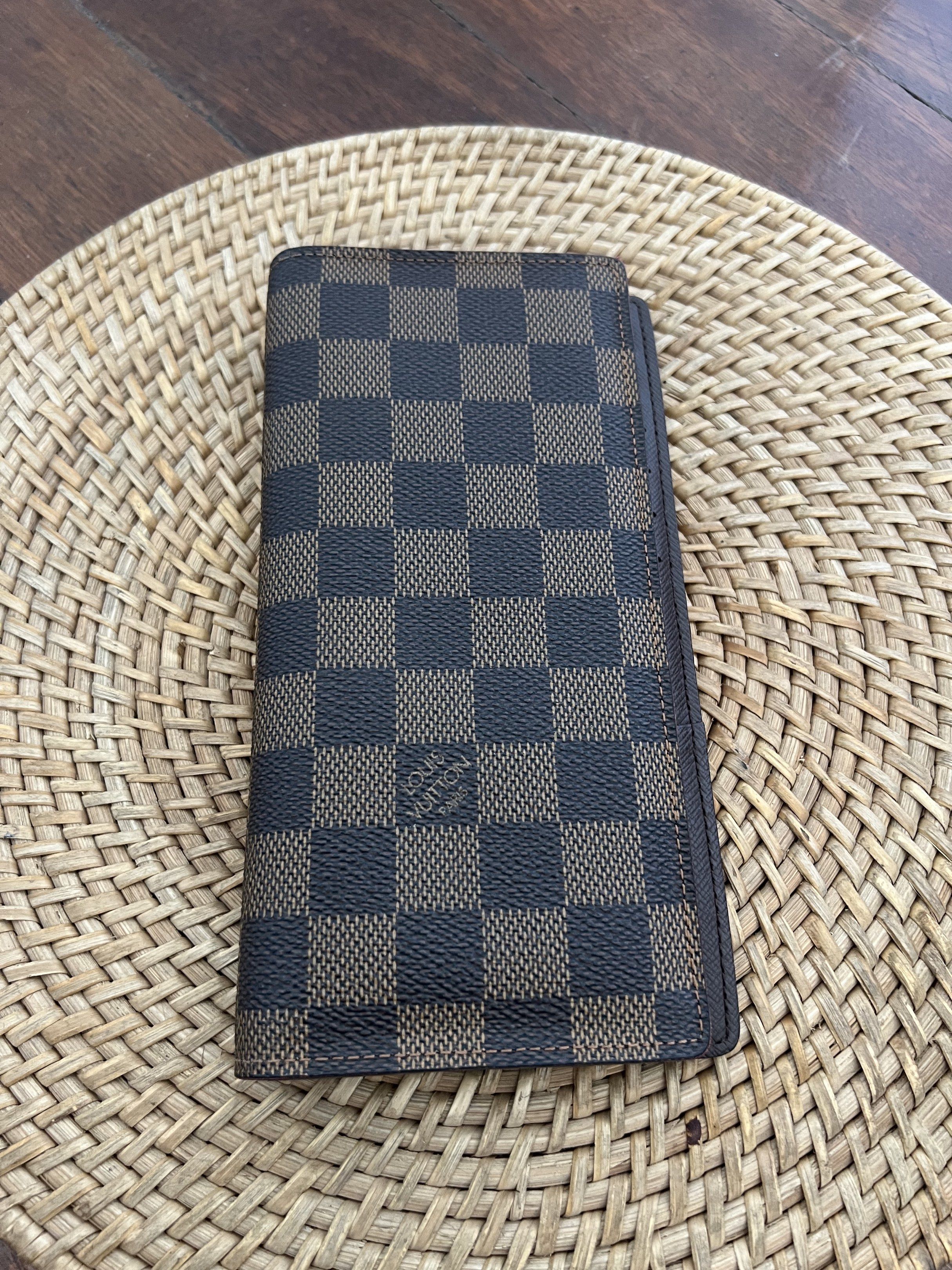 Louis Vuitton Damier Long Wallet (Category: Wallets & Card Holders) located in Quezon City. Submitted by kdiv_ (Listing ID 1419086452, Image 2). Description: Personal preloved |Guaranteed Authentic Store Bought Inclusion: Dust Bag RFS: Decluttering, no longer being used MOP: BDO/GCash Shipping fee to be shouldered by the buyer.