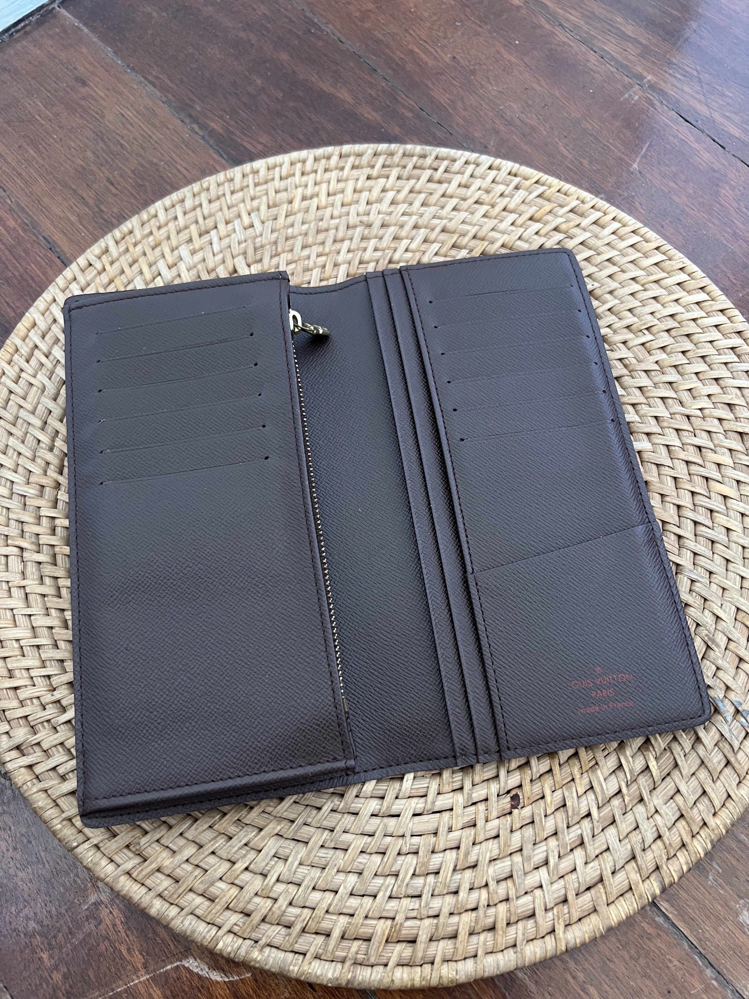 Louis Vuitton Damier Long Wallet (Category: Wallets & Card Holders) located in Quezon City. Submitted by kdiv_ (Listing ID 1419086452, Image 3). Description: Personal preloved |Guaranteed Authentic Store Bought Inclusion: Dust Bag RFS: Decluttering, no longer being used MOP: BDO/GCash Shipping fee to be shouldered by the buyer.
