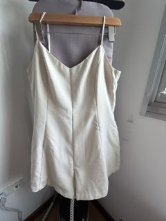 (Category: ) located in . Submitted by declutteringwardrobe1234 (Listing ID 1419011465, Image 1). Description: .