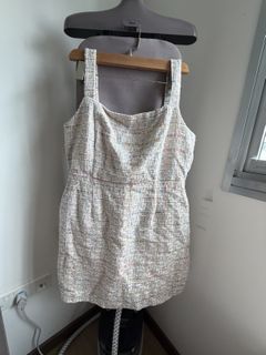 (Category: ) located in . Submitted by declutteringwardrobe1234 (Listing ID 1419012406, Image 1). Description: .