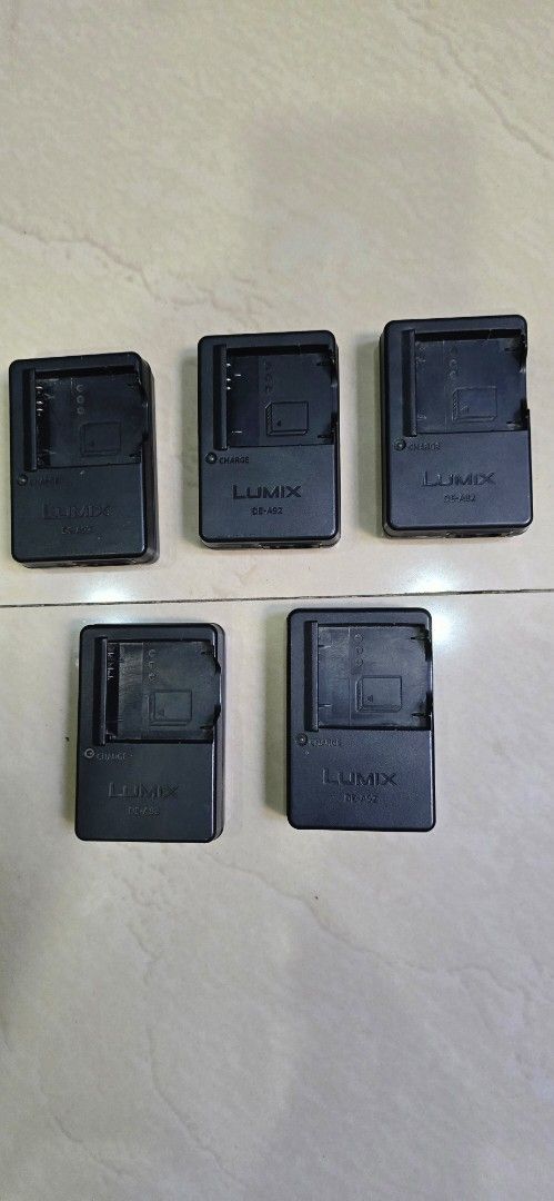 Lumix Charger DE-A92 (Working Negotiable) (Category: Batteries & Chargers) located in Pasig City. Submitted by da_stone (Listing ID 1419165272, Image 2). Description: Lumix Battery Charger (Working Condition).