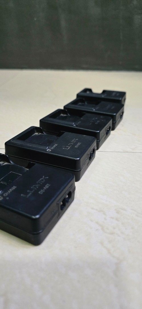 Lumix Charger DE-A92 (Working Negotiable) (Category: Batteries & Chargers) located in Pasig City. Submitted by da_stone (Listing ID 1419165272, Image 3). Description: Lumix Battery Charger (Working Condition).