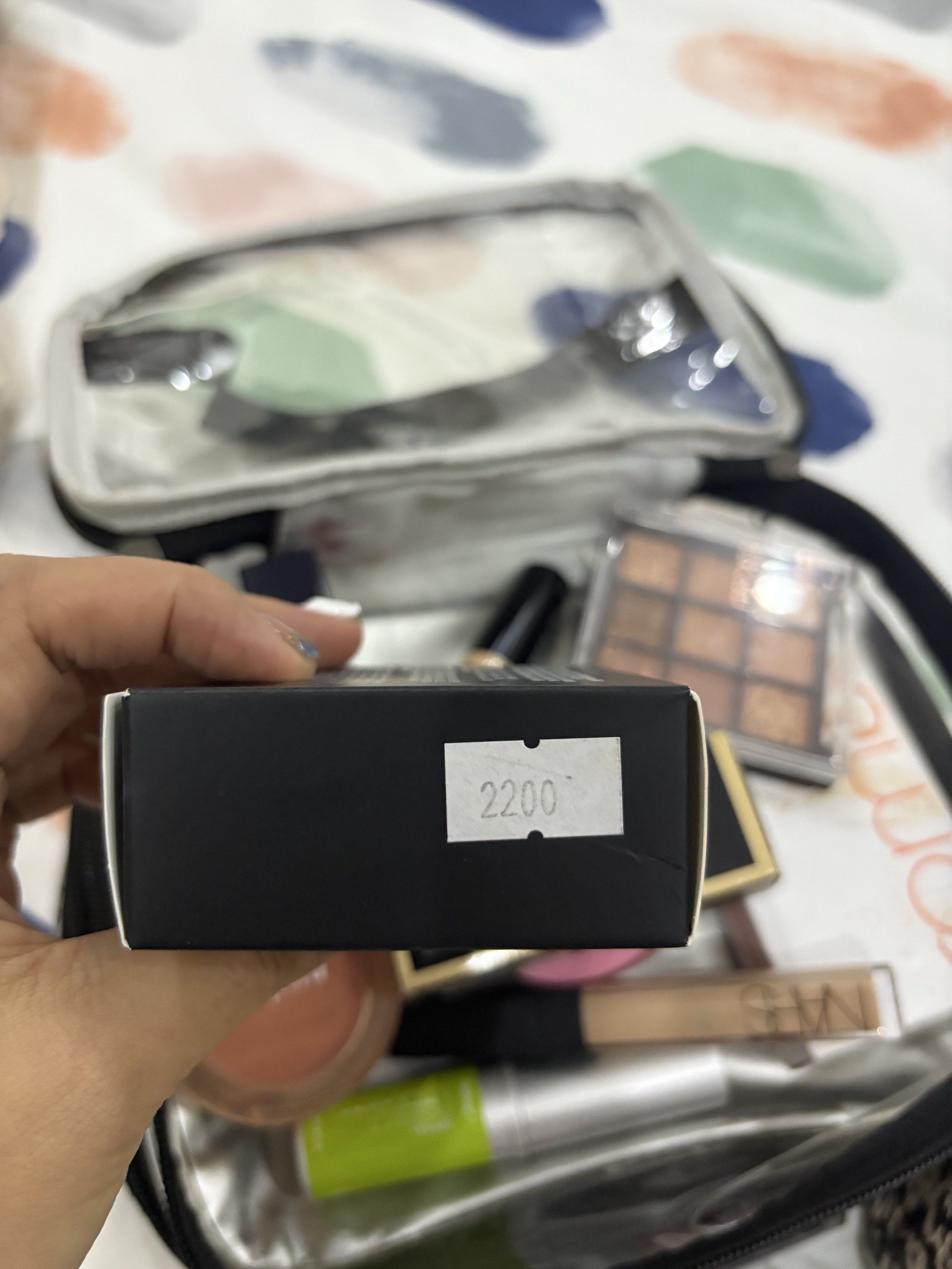 MAC studio fix Loose powder (Category: Makeup) located in Malabon City. Submitted by monstershaaa (Listing ID 1419131818, Image 2). Description: used once only - Try complete with paper bag and receipt bought in Sm North Edsa - Mac Store shade - light orig price - 2200 rfs : hindi nagagamit since full time mom nasa bahay lang always .