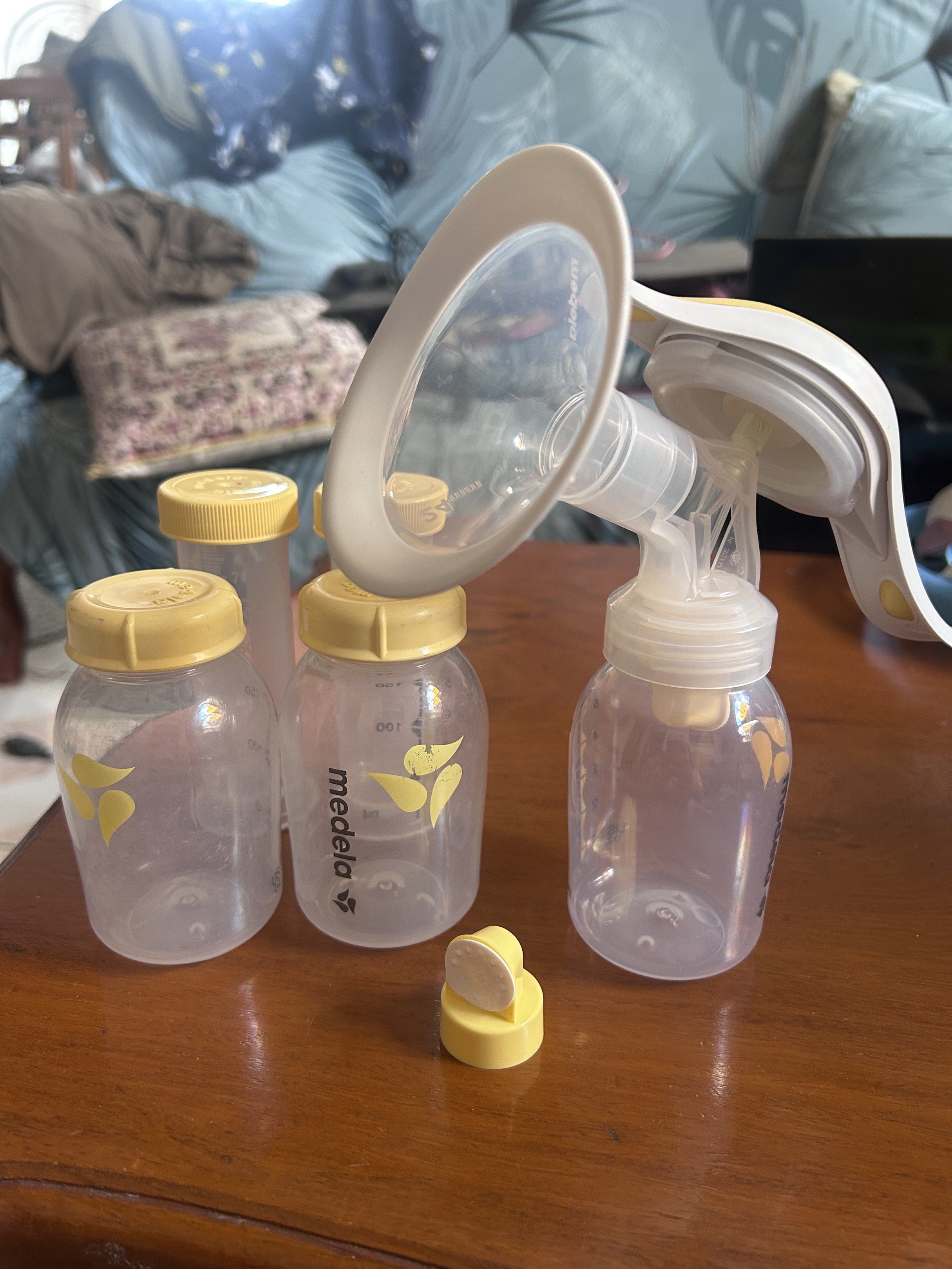 Medela Harmony Breast Pump Set (Category: Breastfeeding & Bottle Feeding) located in Cabanatuan. Submitted by krnlim (Listing ID 1419005498, Image 1). Description: - Medela breast pump set - Includes pump, bottles, and accessories - All parts are clean - Ready for use RFS: not pumping anymore.
