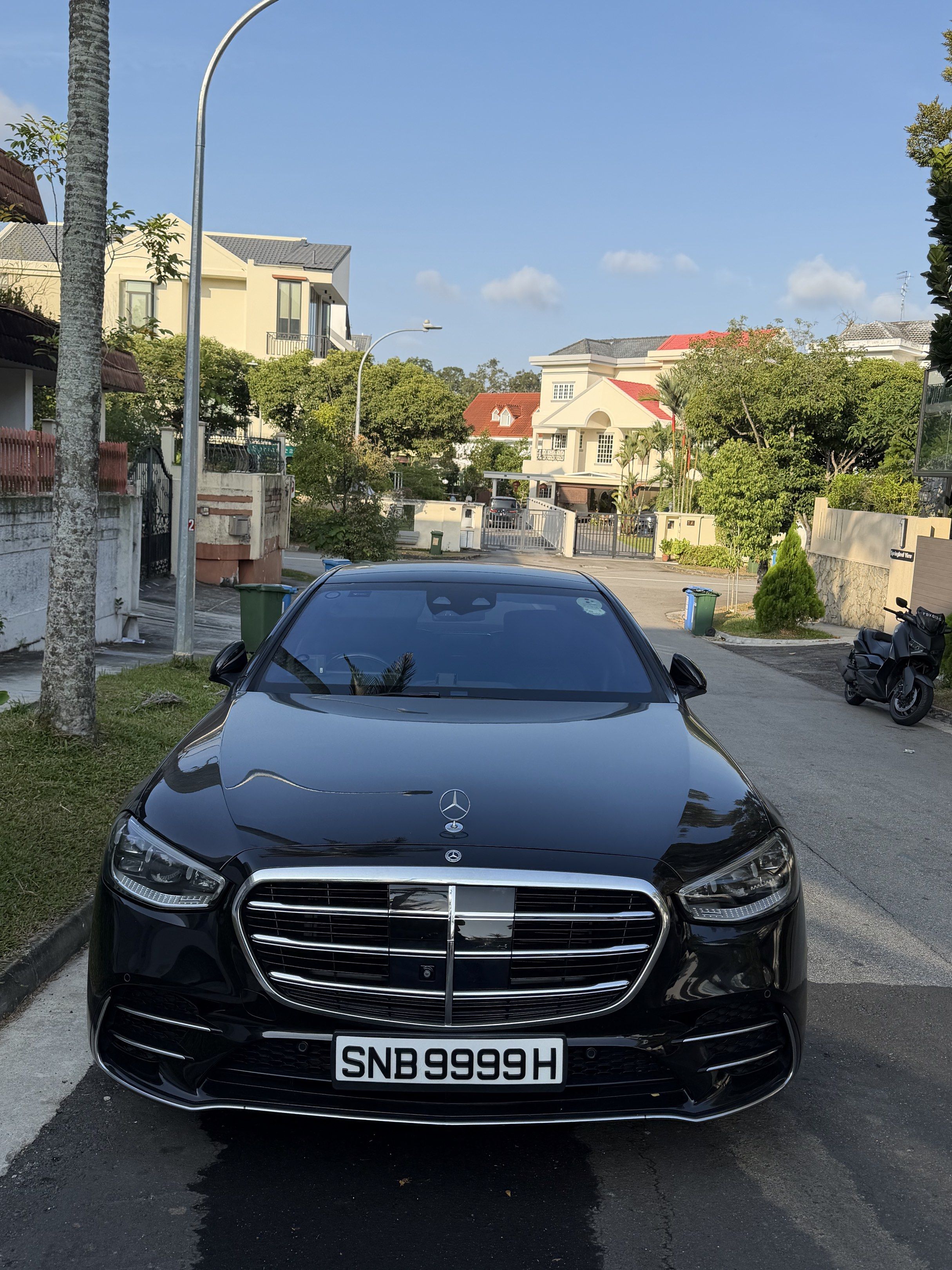Mercedes-Benz S-Class s580L Auto (Category: Used Cars) located in Singapore. Submitted by rmwstudio (Listing ID 1419152862, Image 2). Description: 🔥 Mercedes-Benz S580L AMG Premium Plus 💎 Extended Wheelbase | Accident-Free | Immaculate Condition | FREE 9999 Premium Number Plate Direct Owner Sale – No Dealers ✅ Genuine Japan-imported S580L AMG Premium Plus ✅ Long Wheelbase (LWB) version with exceptional rear legroom ✅ Single owner unit ✅ Acciden
