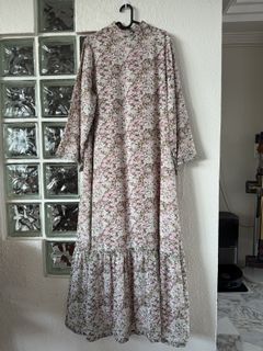 (Category: ) located in . Submitted by shopperholic98 (Listing ID 1419102589, Image 1). Description: .