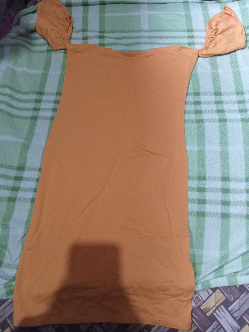 ORANGE DRESS (Category: Dresses) located in Mandaluyong City. Submitted by kayeeesxhp (Listing ID 1418995451, Image 1). Description: (never na use).