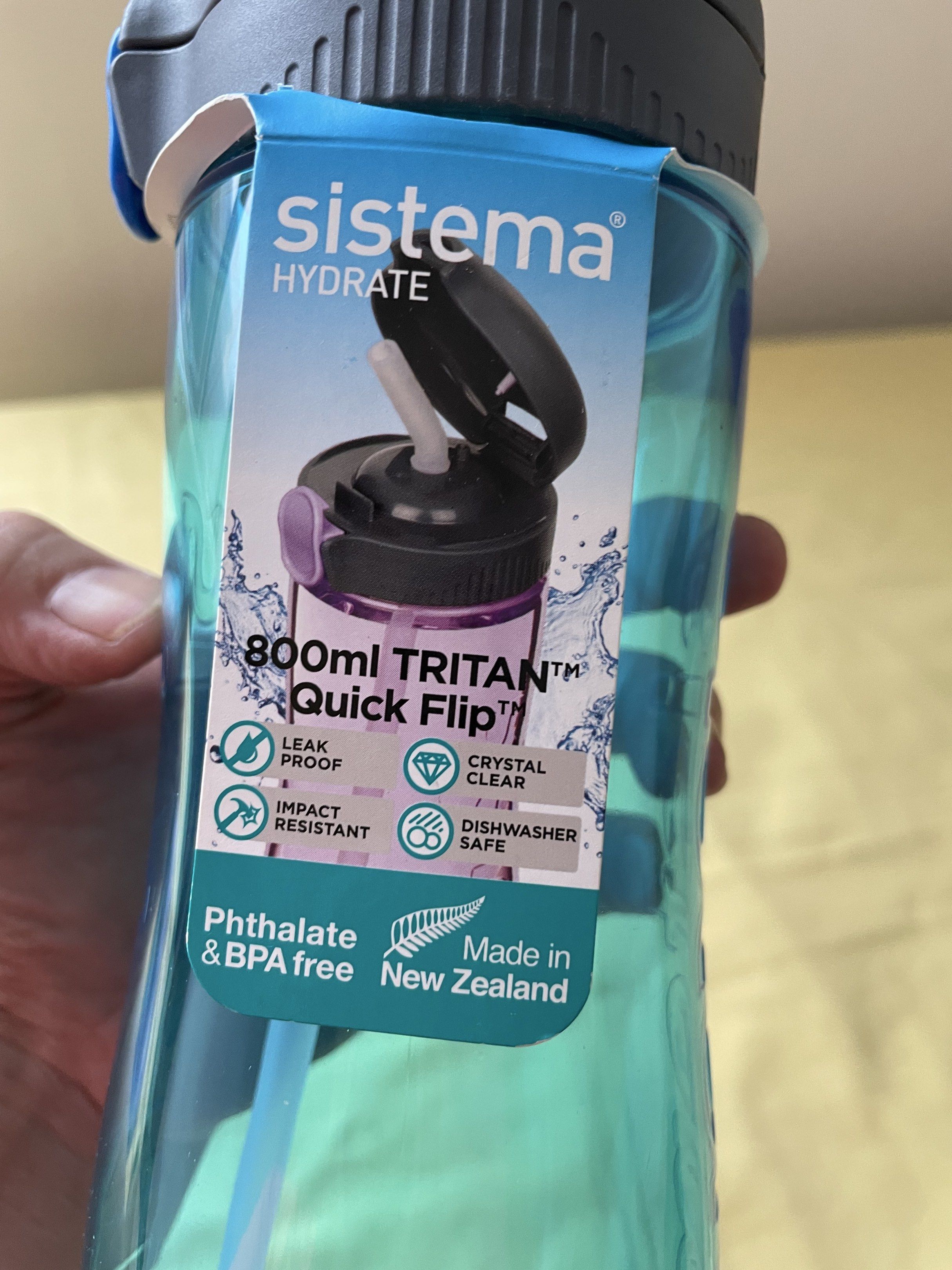 ORIGINAL SISTEMA HYDRATE ( 800 ml ) TRITAN QUICK FLIP (Category: Water Bottles & Tumblers) located in Manila. Submitted by winnieyols (Listing ID 1419127332, Image 2). Description: ORIGINAL SISTEMA HYDRATE TRITAN QUICK FLIP - MADE IN NEW ZEALAND - BOUGHT IN NEW ZEALAND - 800 ml capacity - LEAK PROOF - IMPACT RESISTANT - DISHWASHER SAFE - CRYSTAL CLEAR - PHTHALATE & BPA FREE - SELLNG IT FOR PHP 850.00 ONLY RFS: HELPING A FRIEND DECLUTTER MOP: BPI 