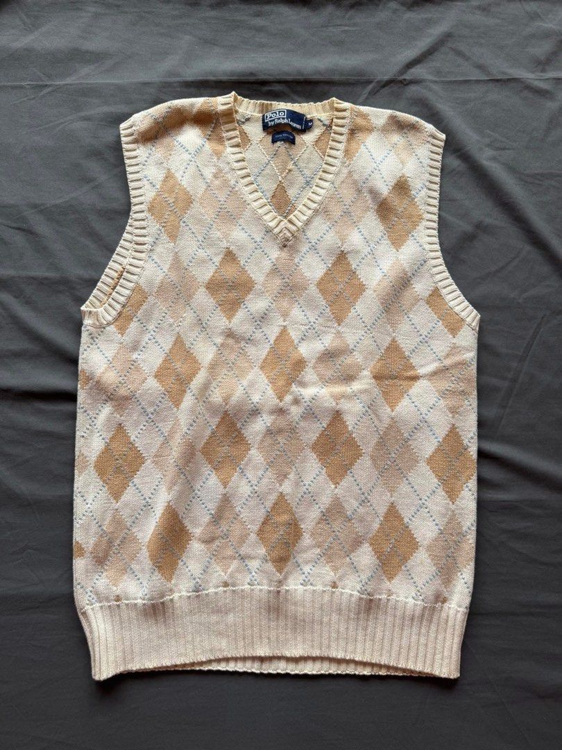 RALPH LAUREN Argyle Sweater Vest (Category: Sleeveless) located in Peñablanca. Submitted by z.declutterz (Listing ID 1419070901, Image 1). Description: RALPH LAUREN (RL) SWEATER VEST NEVER USED IT huhu fits M-L Got it from an ig shop for 1k. loc: tug city, willing to ship.