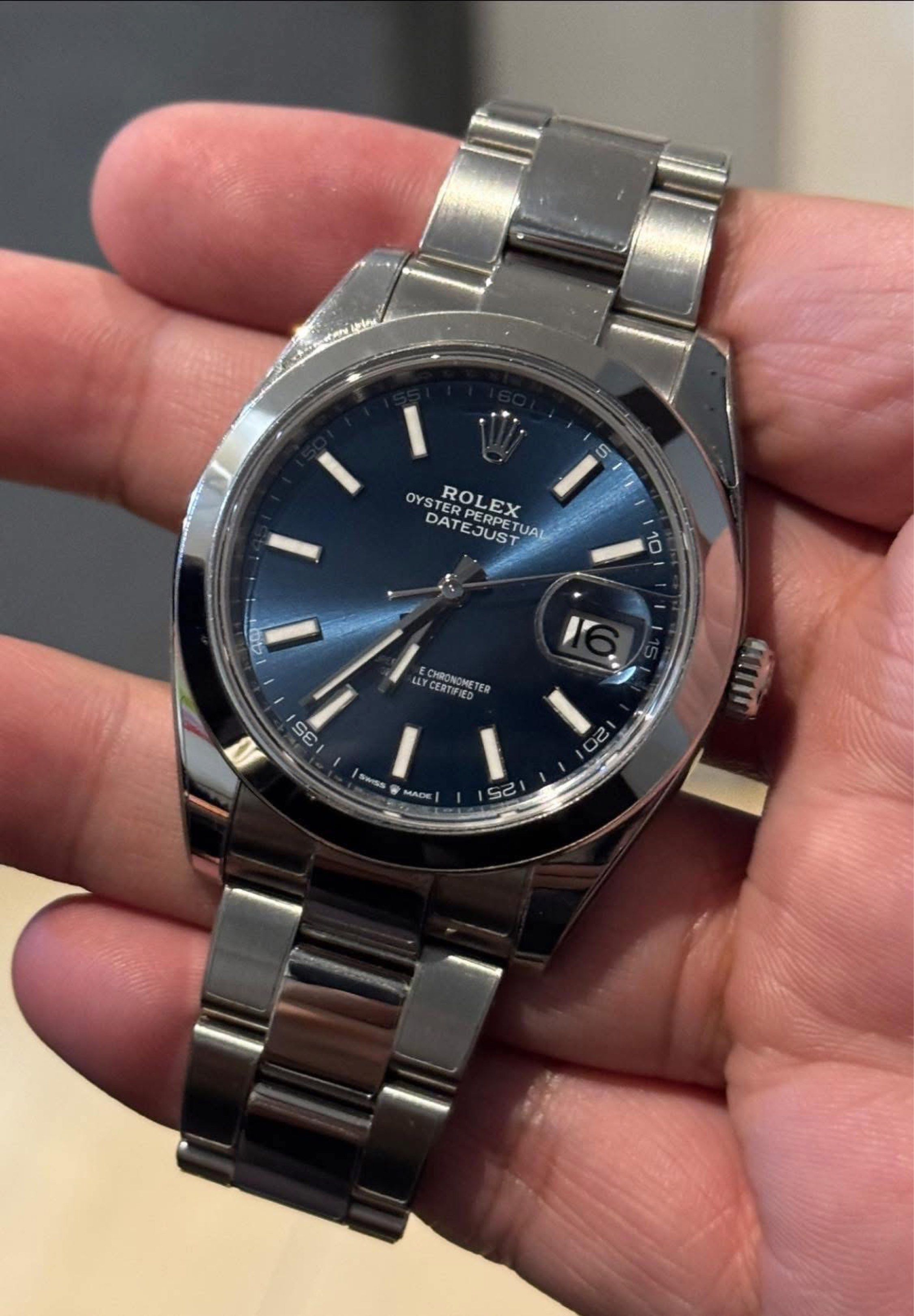 Rolex Datejust Blue Dial (Category: Luxury Watches) located in Marikina City. Submitted by watchtusiast.mnl (Listing ID 1419171741, Image 1). Description: Rolex Datejust 41mm Blue Stick Dial Ref. 126300 Year Model 2025 Can pass as new 9.9/10 Condition Full ppf Green box complete set Open for authentication at buyers expense Can do meet up greenhills / quezon city Asking 558k only! Negotiable for sure buyer Dm me if interested. I can send more det