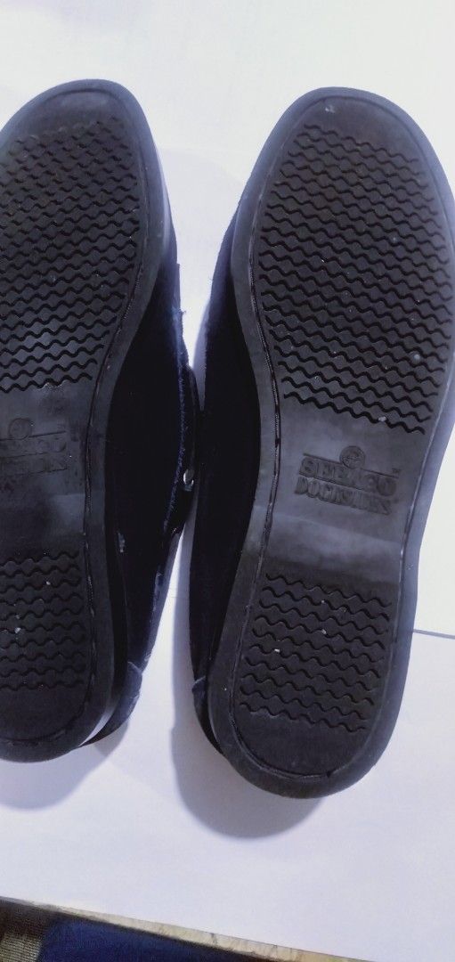 Sebago Boat Shoes - Navy Blue Suede (Category: Casual Shoes) located in Naga. Submitted by pec3c (Listing ID 1419084336, Image 2). Description: - Sebago boat shoes - Color: Navy blue - Suede - Size: US 10, EUR 44, UK 9.5 - Classic boat shoe design - Features laces and non-slip sole - Blue insole - Stitched upper - Well-maintained condition.