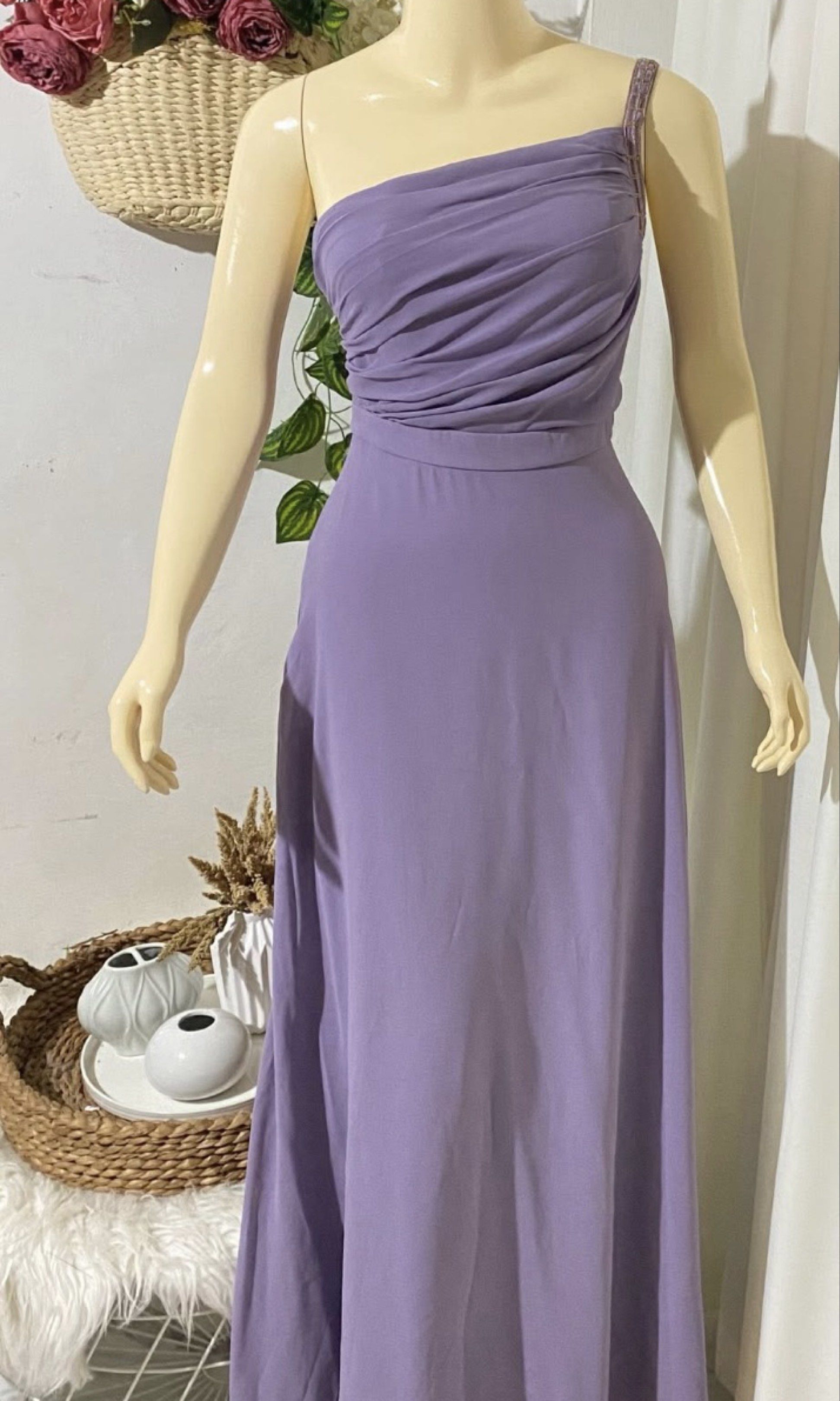 Shein Gown (Category: Evening dresses & gowns) located in Quezon City. Submitted by catpurrent (Listing ID 1418999832, Image 1). Description: Unused Brand: SHEIN Mauve purple/ lavender Size: S on tag • double lining • w/ side zipper • w/ stopper • premium Bust: 36” on tag Waist: 26-27” Lenght: 57” (from top to bottom) RFS: di bagay sakin, nakatago lang.