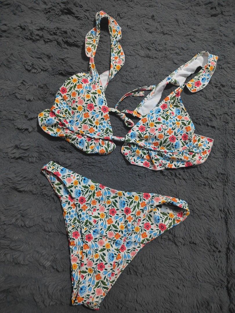 Shein two piece bikini set (Category: Bikinis & Swimsuits) located in Mandaluyong City. Submitted by zinskye (Listing ID 1419030081, Image 1). Description: Brandnew Onhand Size Medium.