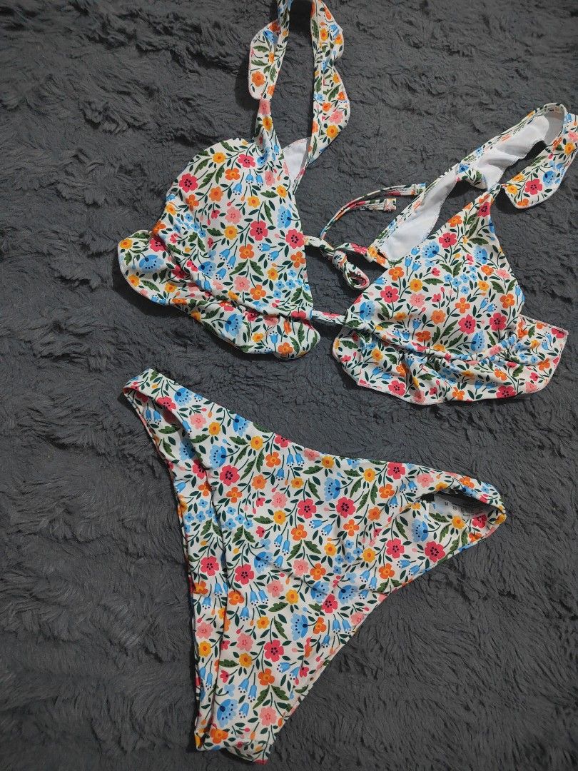 Shein two piece bikini set (Category: Bikinis & Swimsuits) located in Mandaluyong City. Submitted by zinskye (Listing ID 1419030081, Image 2). Description: Brandnew Onhand Size Medium.
