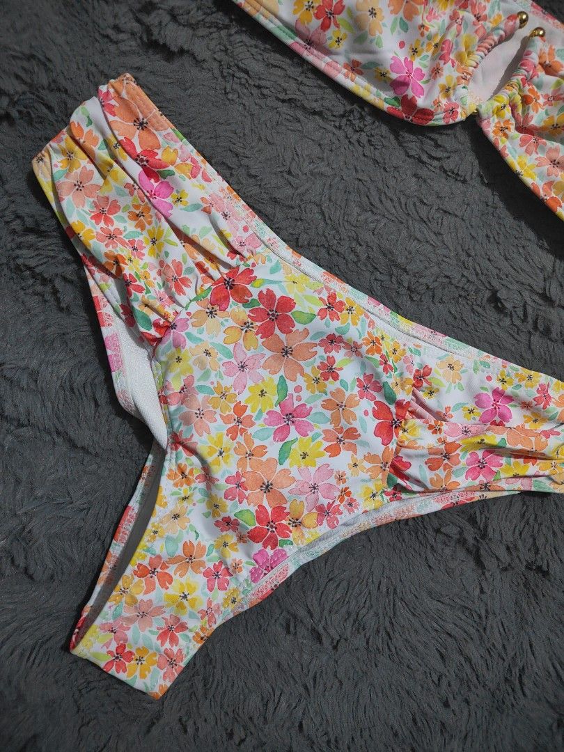 Shein two piece bikini set (Category: Bikinis & Swimsuits) located in Mandaluyong City. Submitted by zinskye (Listing ID 1419030333, Image 3). Description: Brandnew Onhand size Medium.