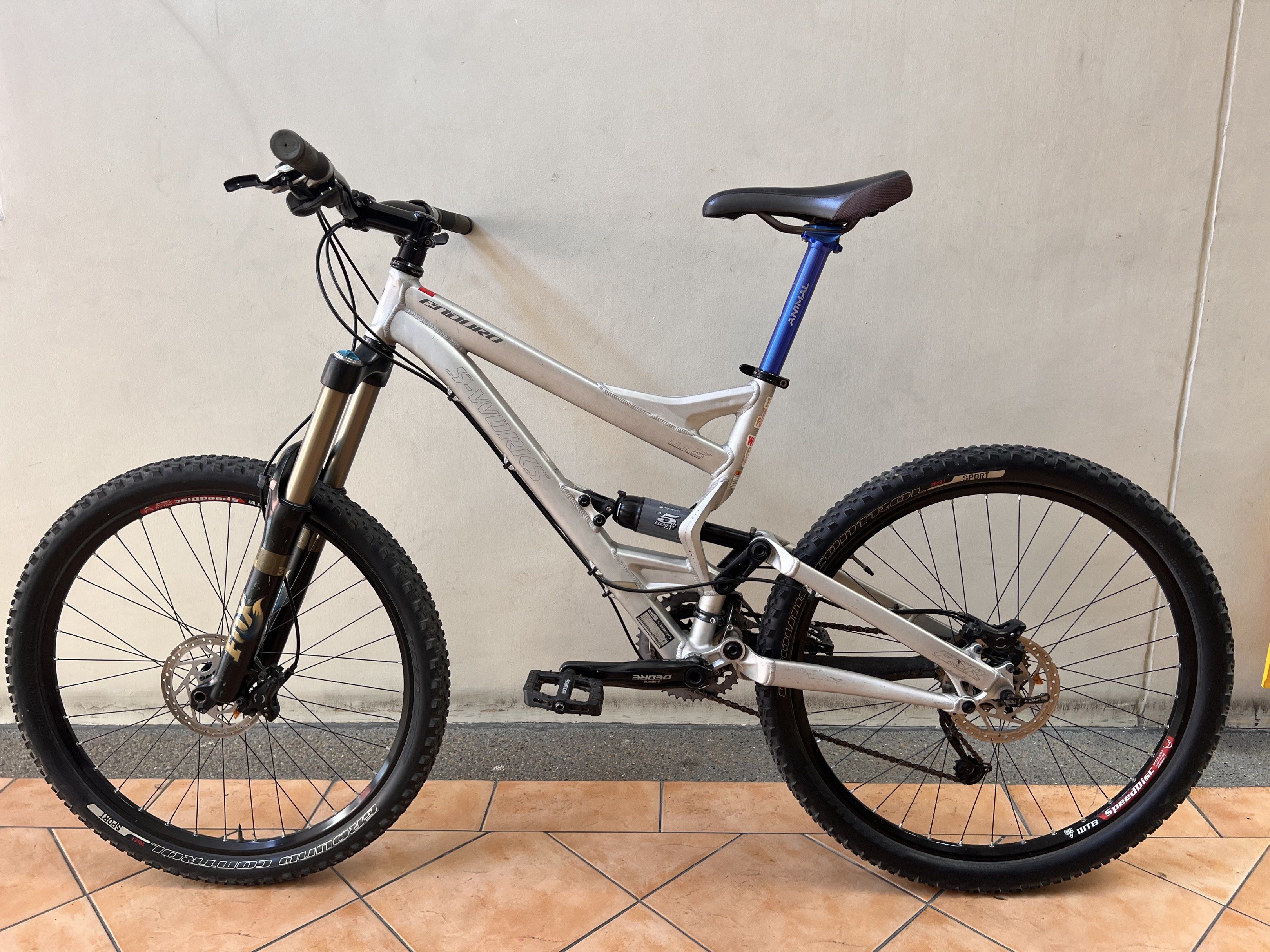 Specialized Full Suspension MTB not Mountainpeak (Category: Bicycles) located in Manila. Submitted by mino.espartero (Listing ID 1419057933, Image 2). Description: - Specialized S-Works Enduro mountain bike - Fox Vanilla R suspension fork thru axle - Specialized Body Geometry saddle - Shimano Deore components - Disc brakes - Cane creek headset - WTB SpeedDisc rims - Dabomb hubs - Silver frame with black components - Weapon seat post - Specialized