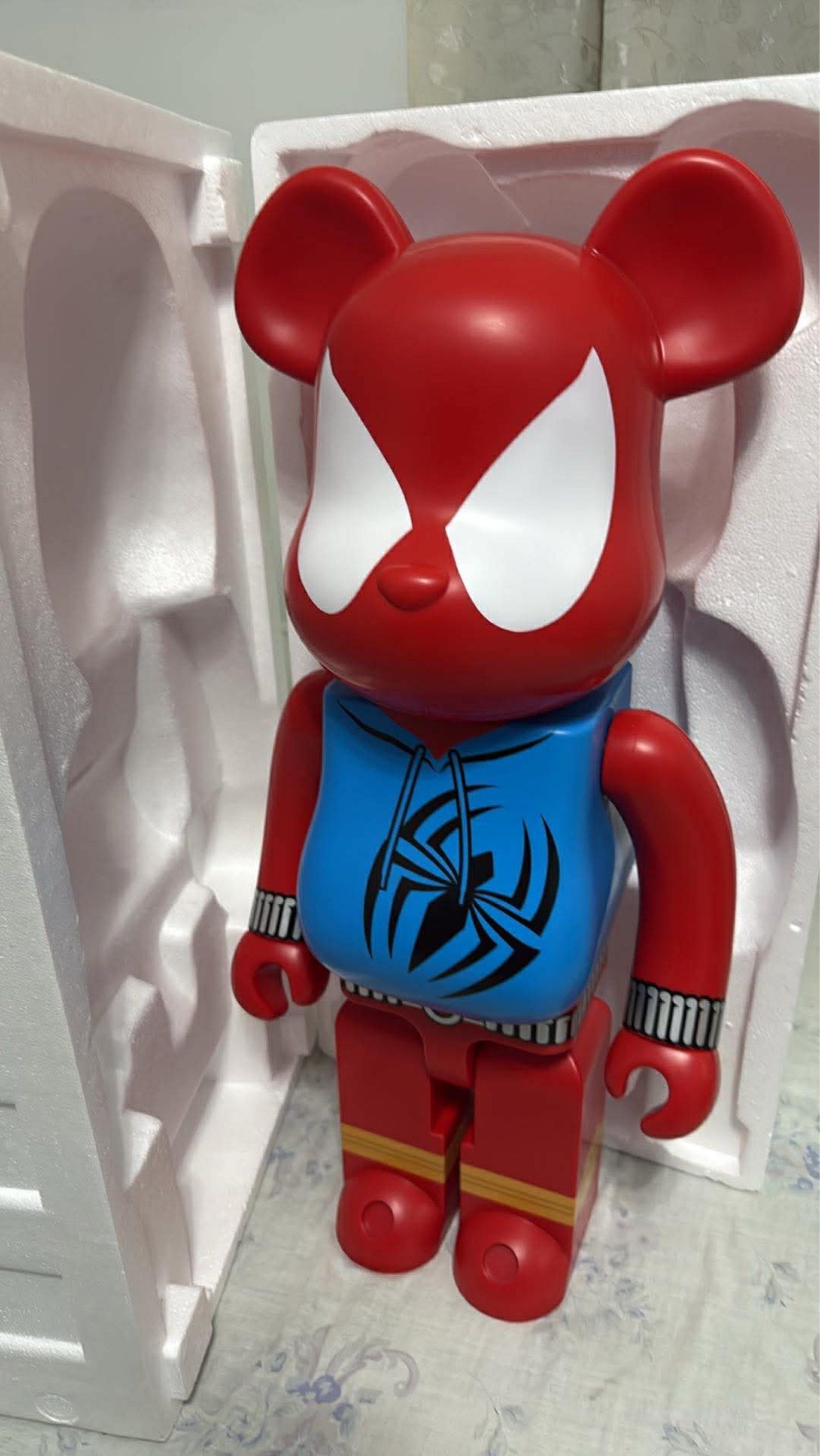 Spider-Man Scarlet 1000% Bear Bricks (Category: Figurines & Statues) located in Paranaque City. Submitted by spideydream (Listing ID 1419036812, Image 2). Description: Great additions to your awesome collections! Mint condition (9.5/10). Bearbricks were displayed only inside the acrylic case after taking out of the box. Complete with original box and authenticity paper/certification. Price is slightly negotiable. .