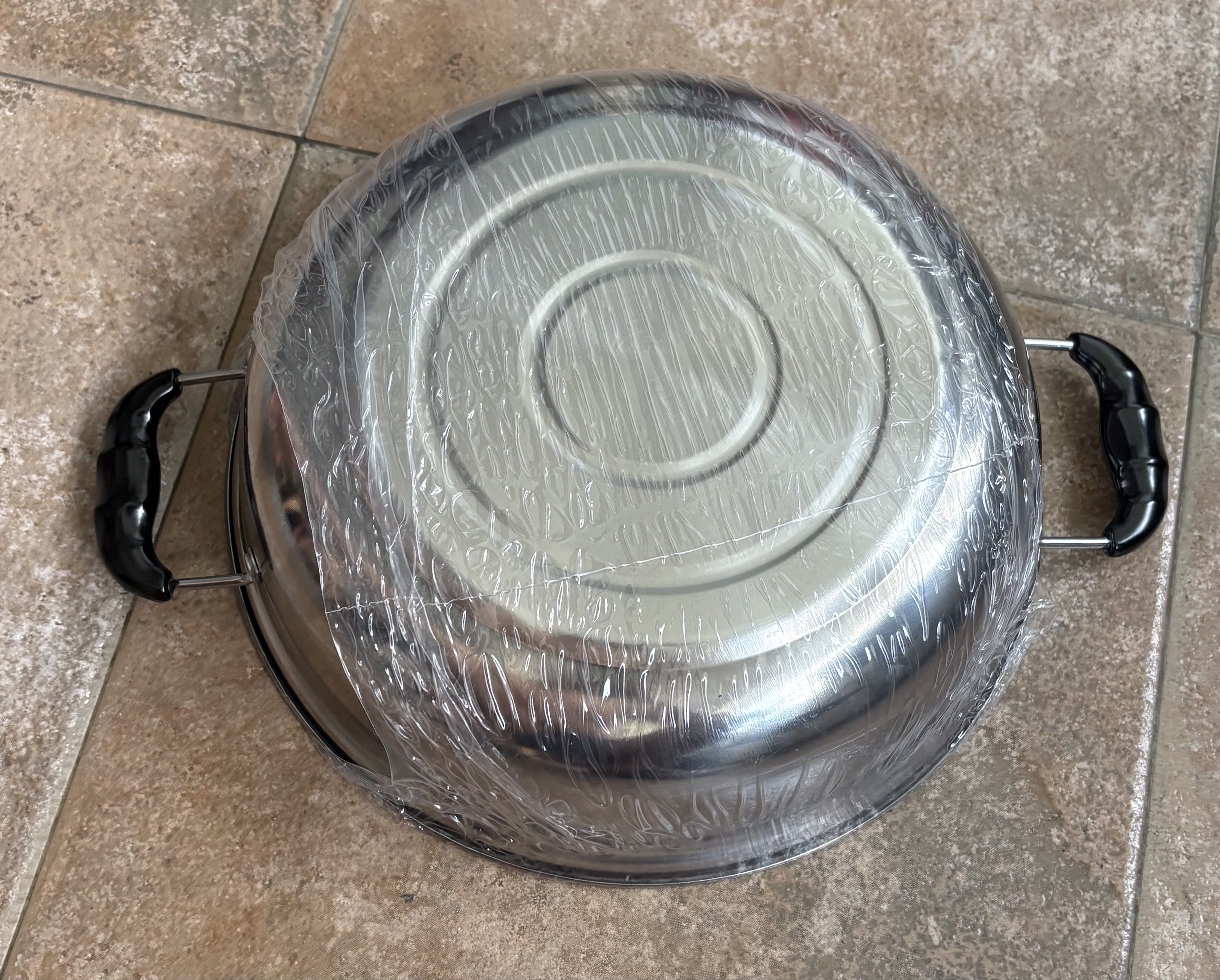 Stainless Steel Pot with Lid - Brand New445497540472350722