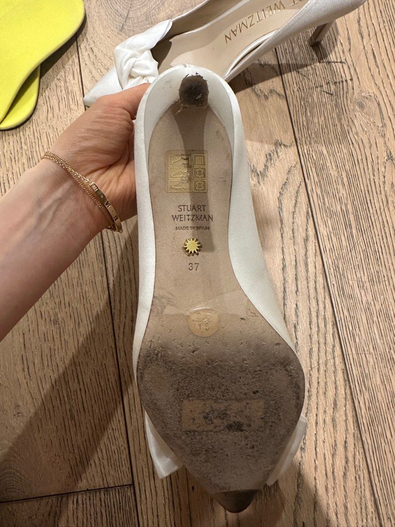 Stuart Weitzman white satin bow heels (Category: Women's Shoes) located in Melbourne. Submitted by ninalavenda (Listing ID 1419174514, Image 3). Description: .